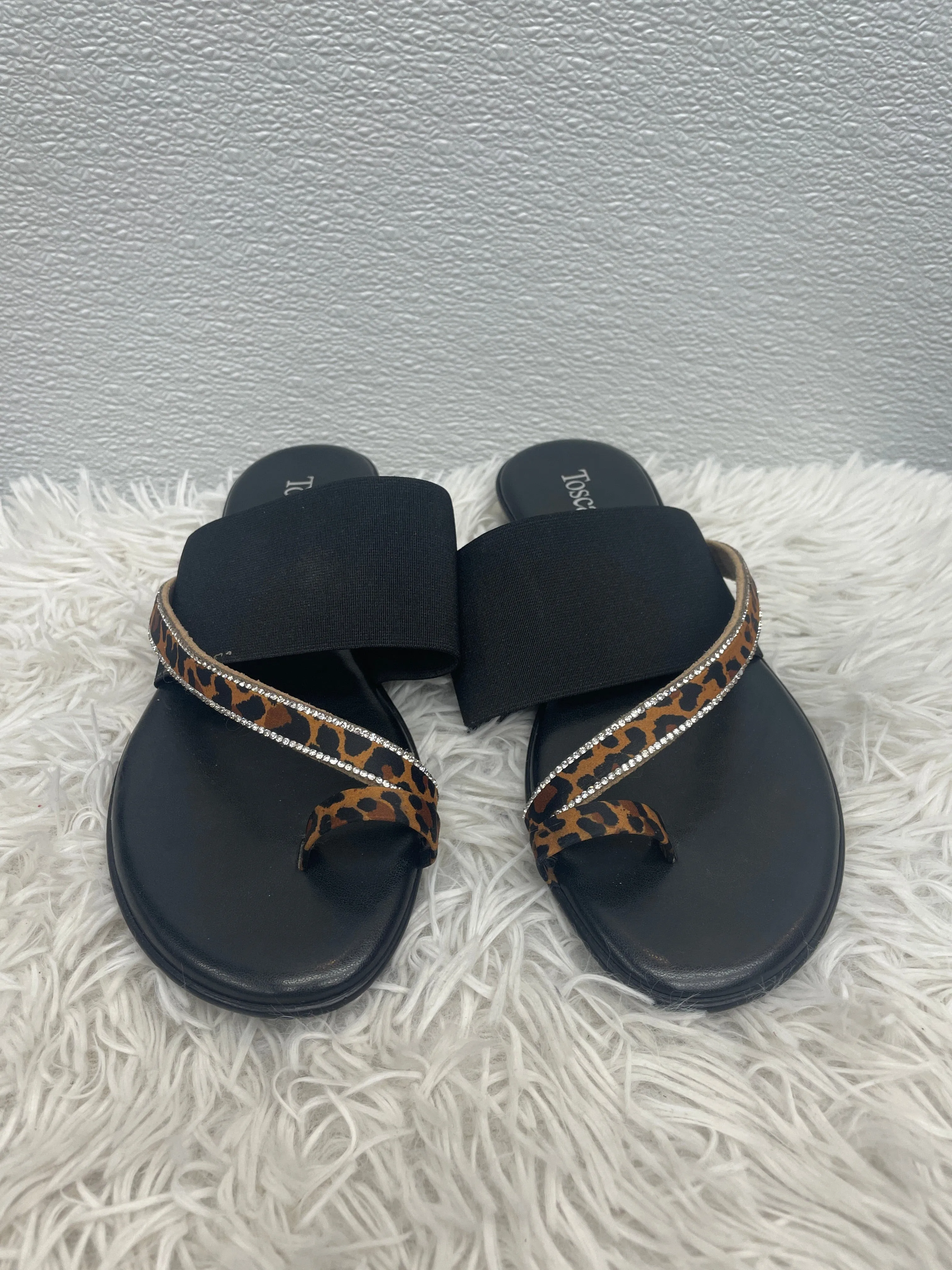 Sandals Flats By Clothes Mentor  Size: 8